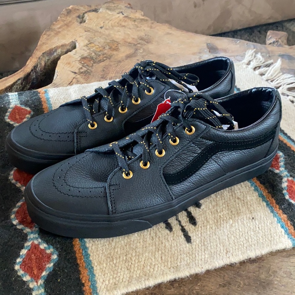 Limited edition + rare: Vans Men’s Sk8-low leather & gold